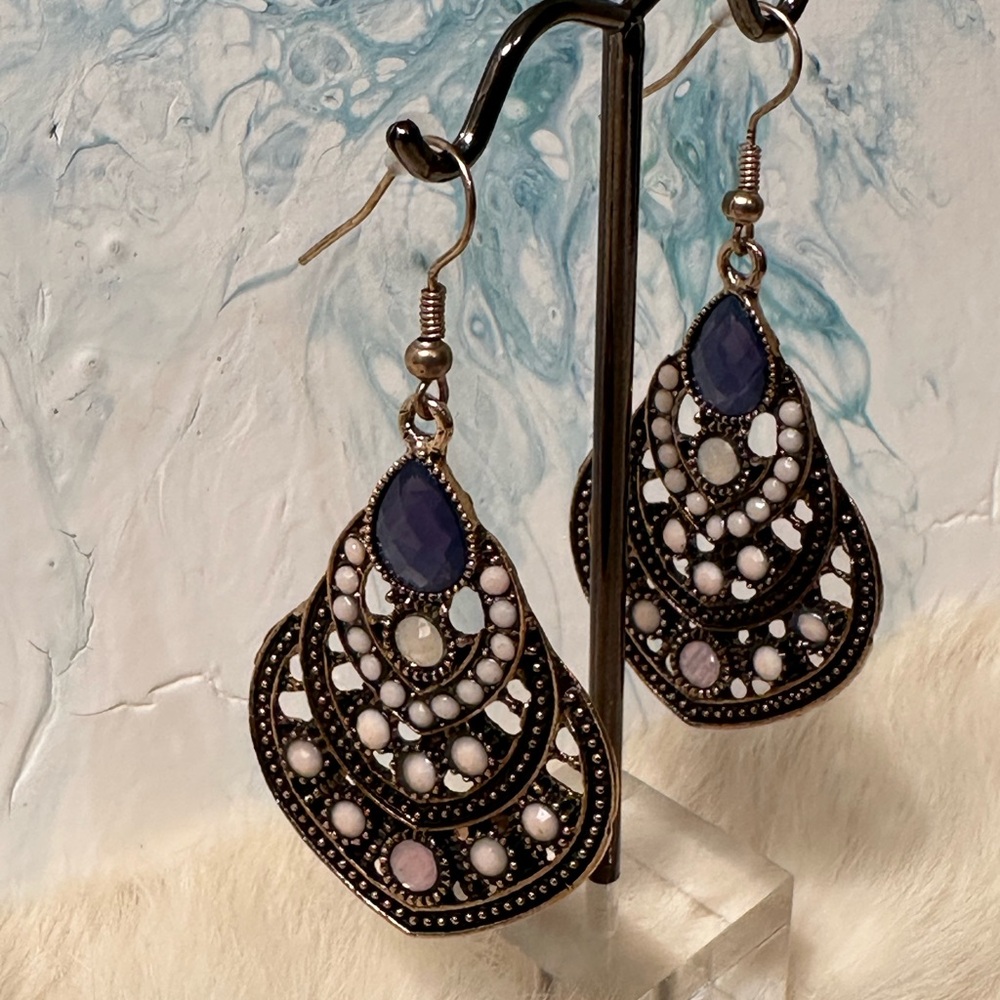 Blue and Pearlescent gem and bead Earrings - Picture 2 of 3